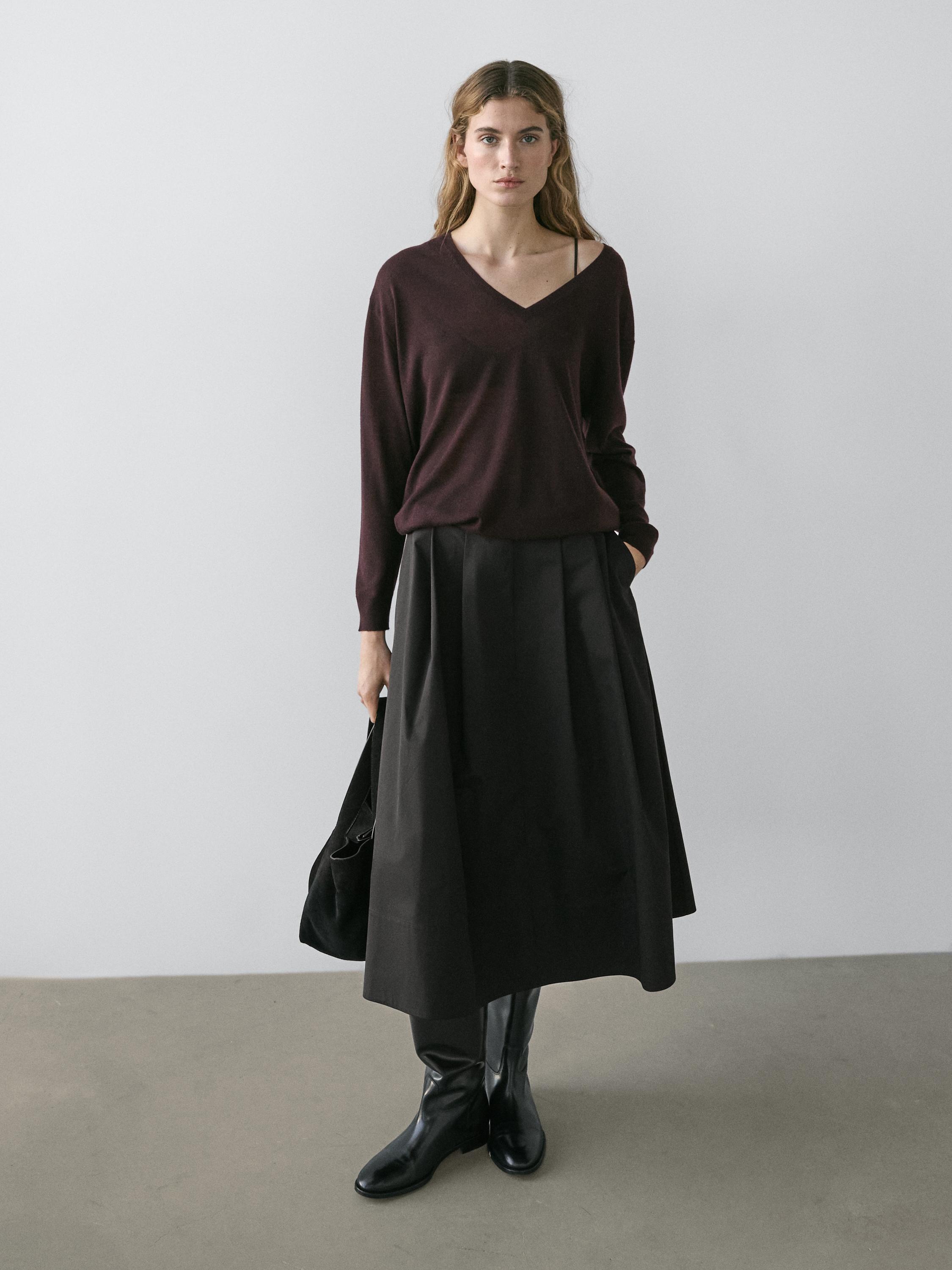Midi skirt with box pleats
